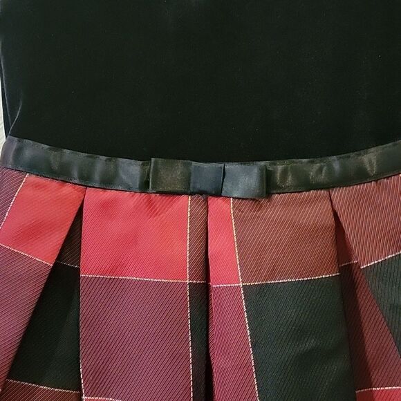 The CHILDREN'S PLACE BLACK AND RED PLAID DRESS WITH VELVETEEN BODICE, SZ 12-18 M - Picture 2 of 7